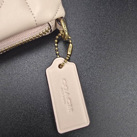 COACH CW580 Blush Pink Quilted Leather Pouch Clutch Wristlet NWT *NO Chain Strap - Picture 6 of 13